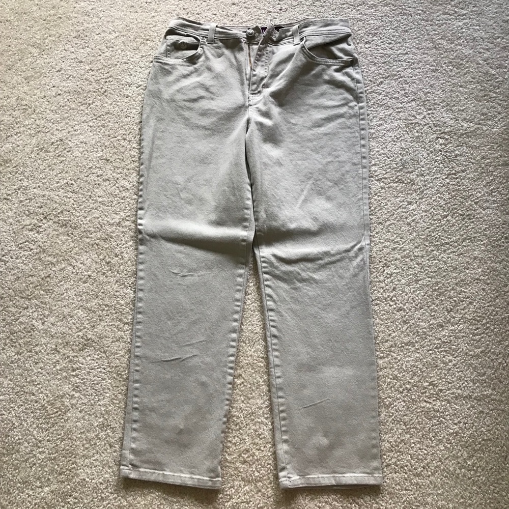 Gloria Vanderbilt beige straight leg jeans